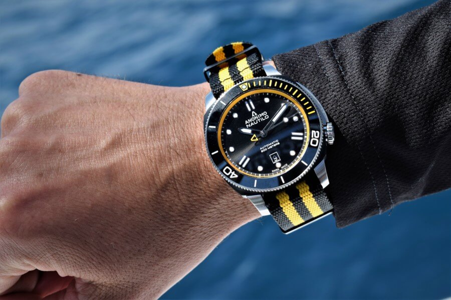 ANONIMO NAUTILOS YELLOW