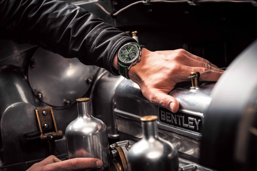 Breitling Premier B01 Chronograph 42 Bentley British Racing Green Review