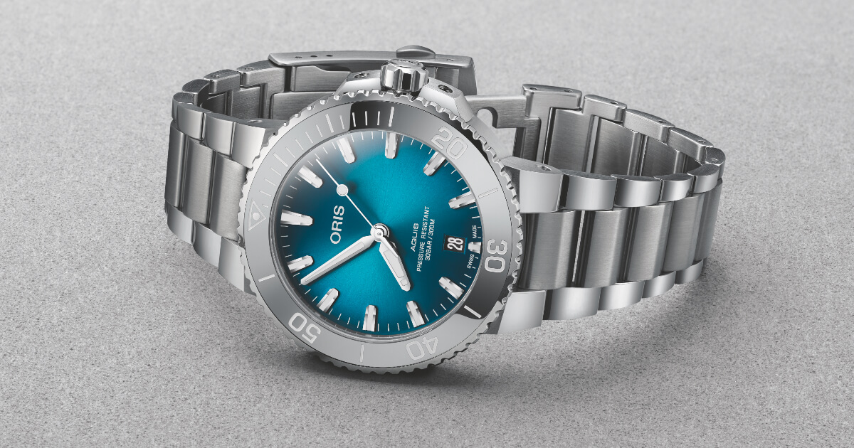 The New Oris Aquis Date 41.5 mm and 39.5 mm with a Oceanic Blue Gradient Dial (Price, Pictures and Specifications)