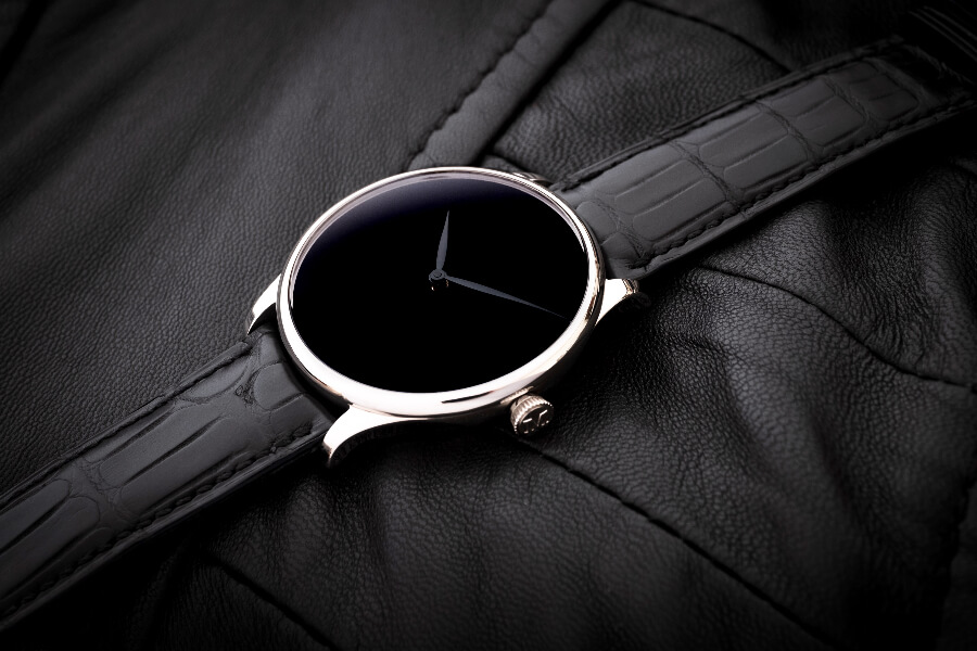 H. Moser & Cie. Venturer Vantablack Black Hands XL Watch review