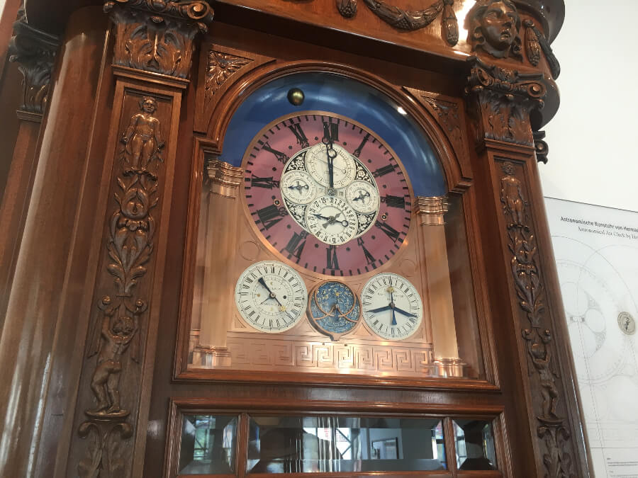 Hermann Goertz’s monumental astronomical art clock 