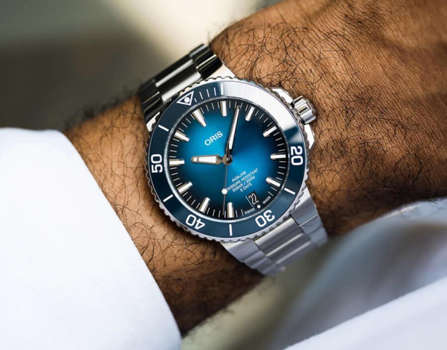 Oris Aquis Date Calibre 400 Watch Review