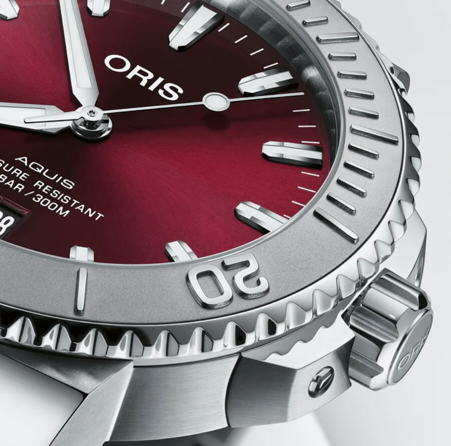 Oris Aquis Date Cherry Red 41.5 mm Dial