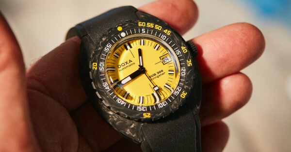 Doxa SUB 300 Carbon COSC (Price, Pictures and Specs)