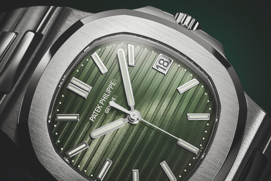 Patek Philippe Nautilus Ref. 5711/1A-014 Green Dial  Watch Review