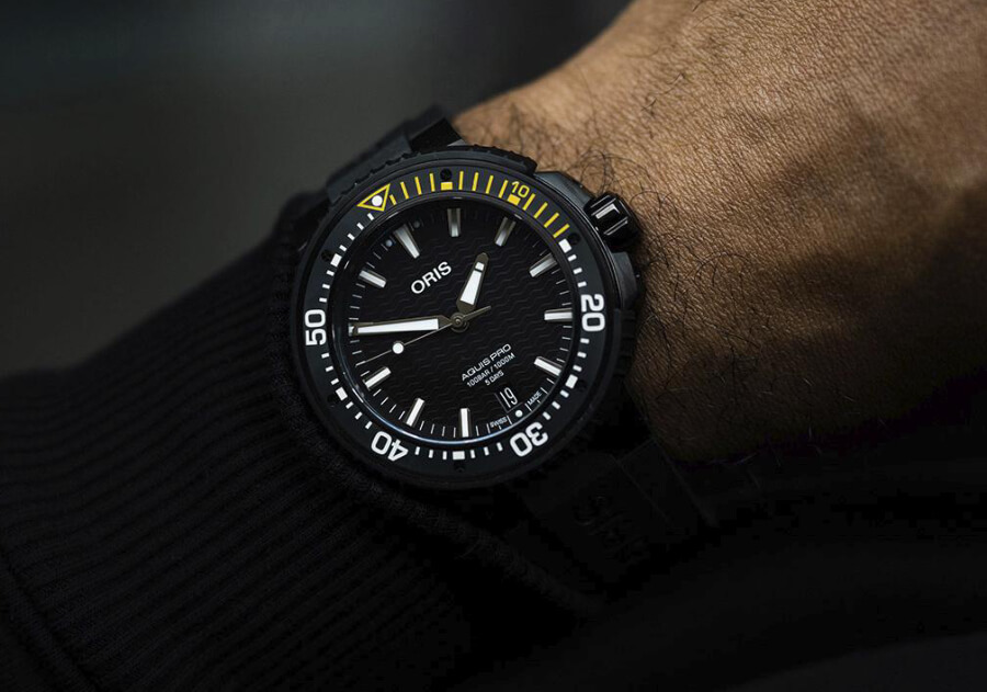 Oris AquisPro Date Cal 400 Watch Review 